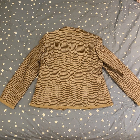Lightweight blazer with stripe pattern - Picture 2 of 4